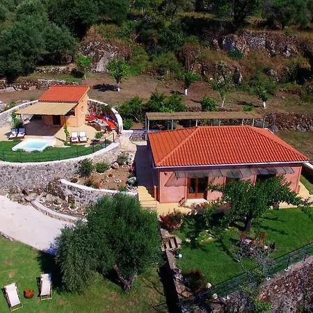 Villa Acropolis Számi