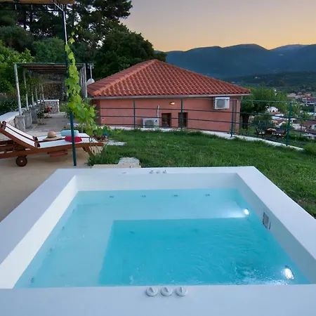 Villa Acropolis Számi